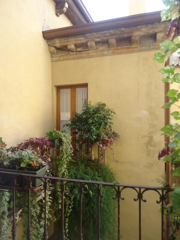 Protezione Della Giovane - Female Hostel Verona Exterior photo