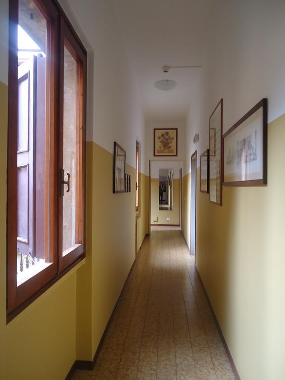 Protezione Della Giovane - Female Hostel Verona Exterior photo