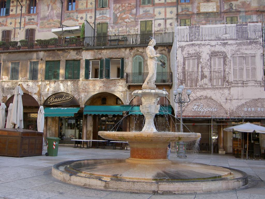 Protezione Della Giovane - Female Hostel Verona Exterior photo