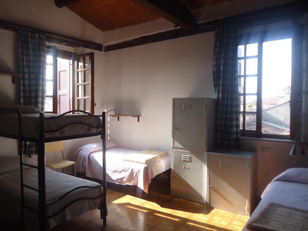 Protezione Della Giovane - Female Hostel Verona Room photo
