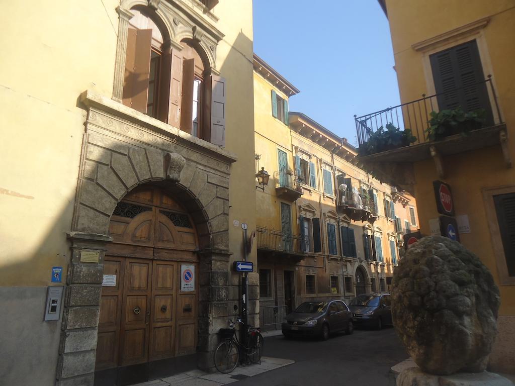 Protezione Della Giovane - Female Hostel Verona Exterior photo