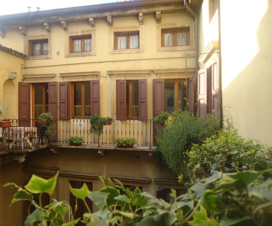 Protezione Della Giovane - Female Hostel Verona Exterior photo